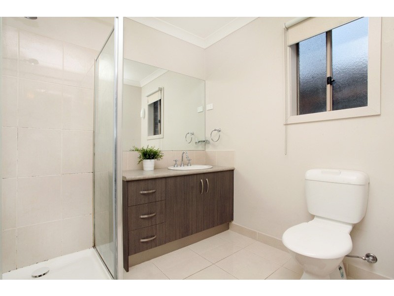 27 Longtree Drive, Melton West VIC 3337