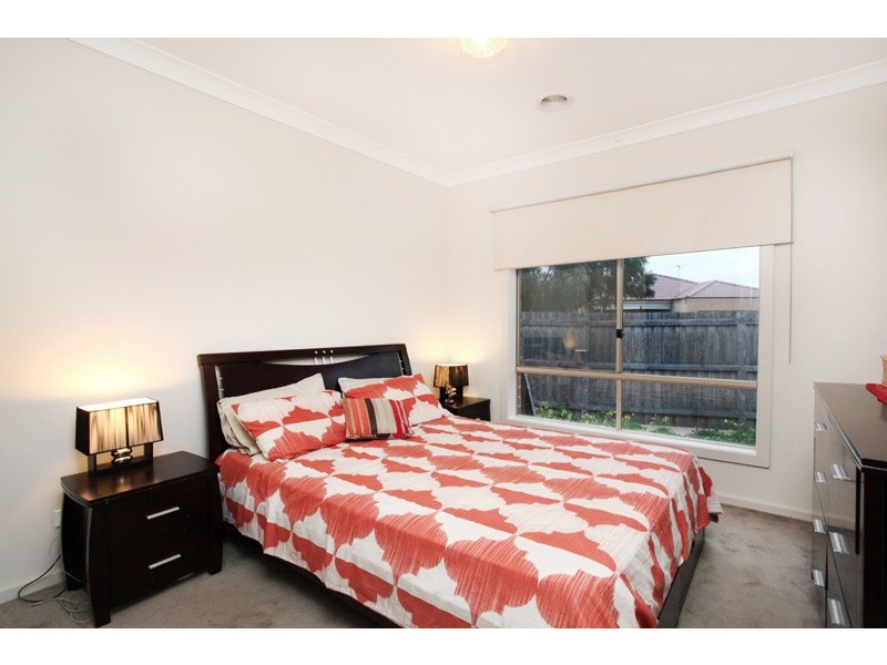 27 Longtree Drive, Melton West VIC 3337