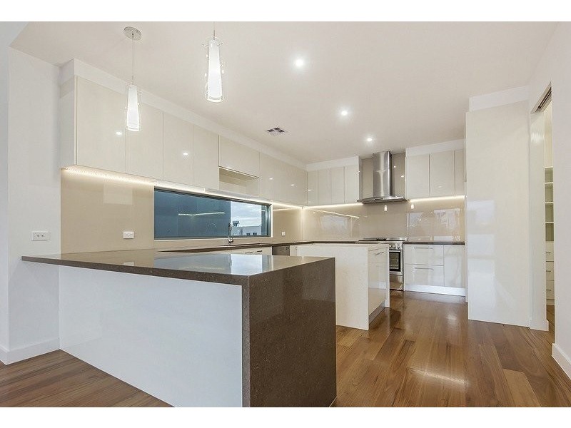 4 The Esplanade, Caroline Springs VIC 3023