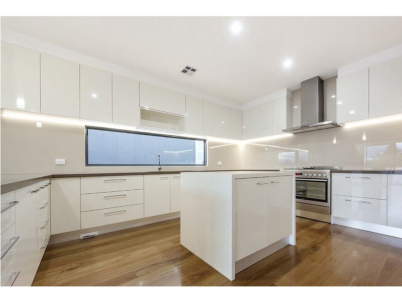 4 The Esplanade, Caroline Springs VIC 3023
