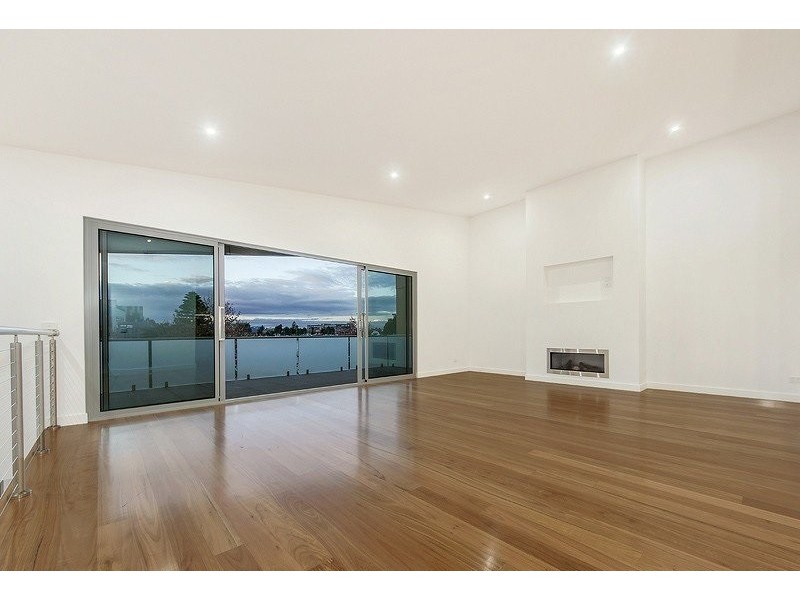 4 The Esplanade, Caroline Springs VIC 3023