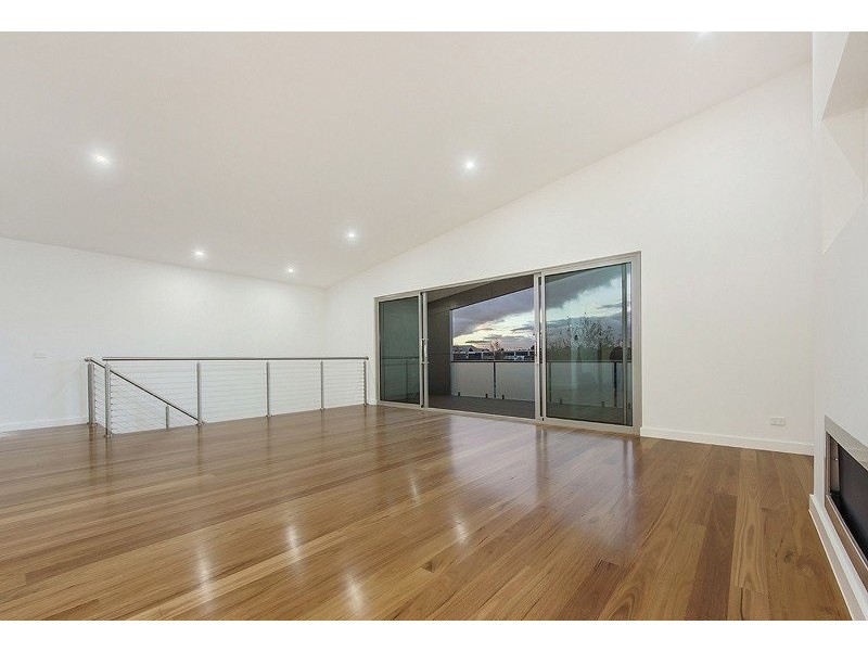 4 The Esplanade, Caroline Springs VIC 3023
