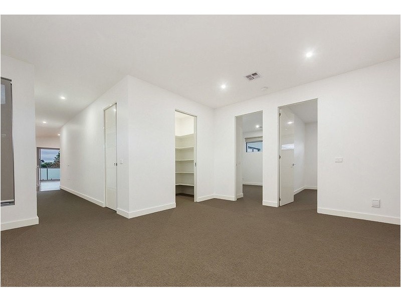 4 The Esplanade, Caroline Springs VIC 3023