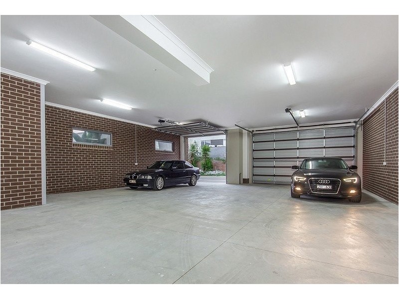 4 The Esplanade, Caroline Springs VIC 3023