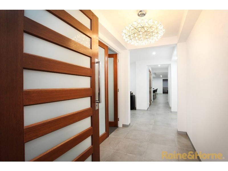 12 The Esplanade, Taylors Hill VIC 3037