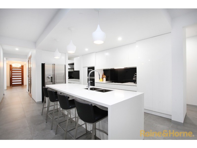 12 The Esplanade, Taylors Hill VIC 3037