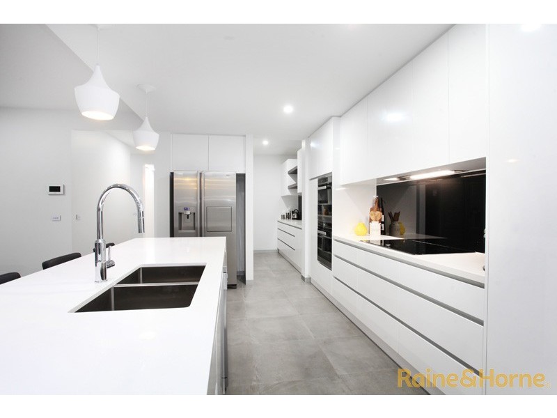 12 The Esplanade, Taylors Hill VIC 3037