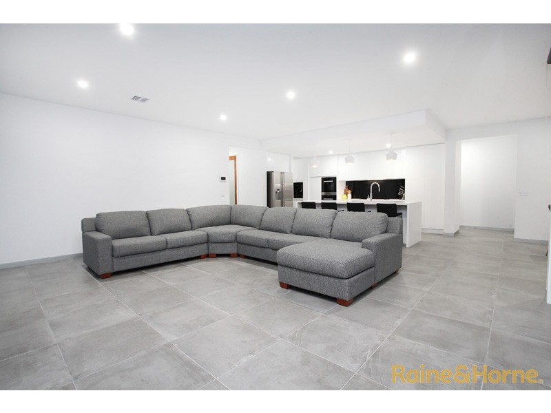 12 The Esplanade, Taylors Hill VIC 3037