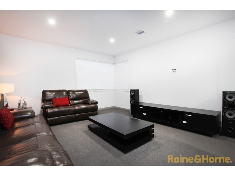 12 The Esplanade, Taylors Hill VIC 3037