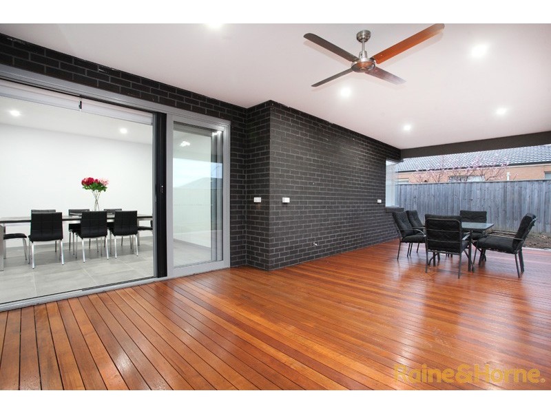 12 The Esplanade, Taylors Hill VIC 3037