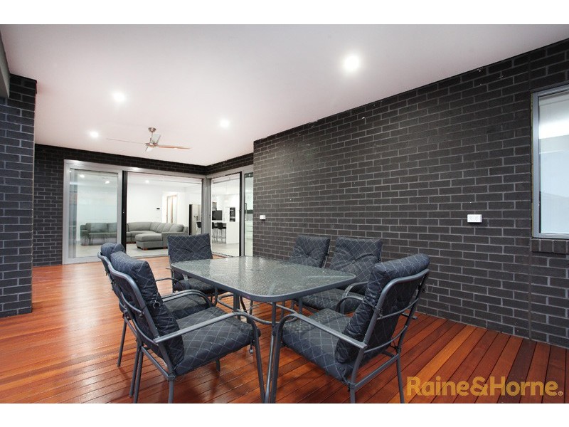 12 The Esplanade, Taylors Hill VIC 3037