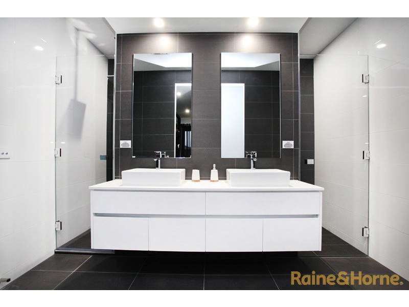 12 The Esplanade, Taylors Hill VIC 3037