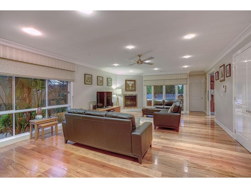 43 The Regency, Hillside VIC 3037