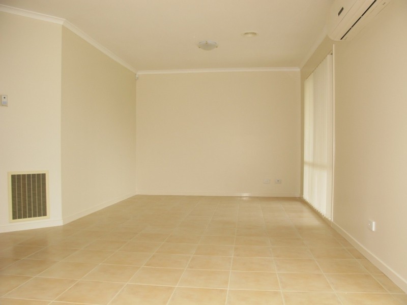 4 Woodbridge Place, Burnside VIC 3023