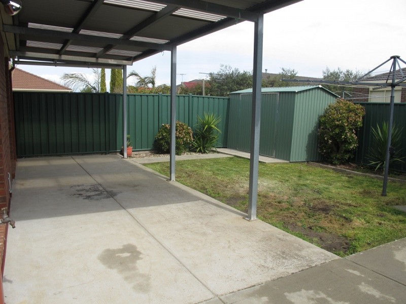 4 Woodbridge Place, Burnside VIC 3023