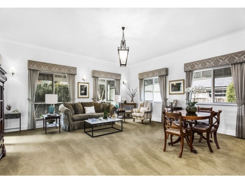 8 The Close, Caroline Springs VIC 3023