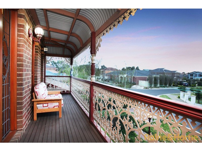 12 King Circuit, Caroline Springs VIC 3023