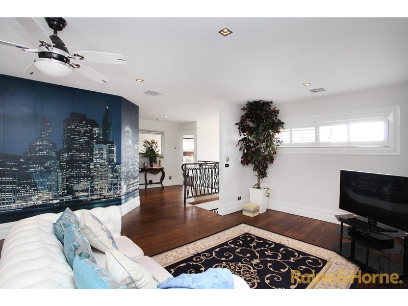 15 The Grange, Caroline Springs VIC 3023