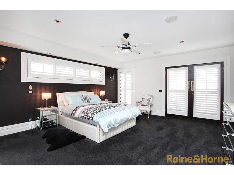 15 The Grange, Caroline Springs VIC 3023