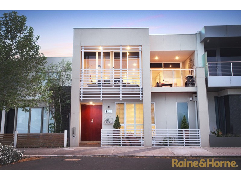 8 The Esplanade, Caroline Springs VIC 3023