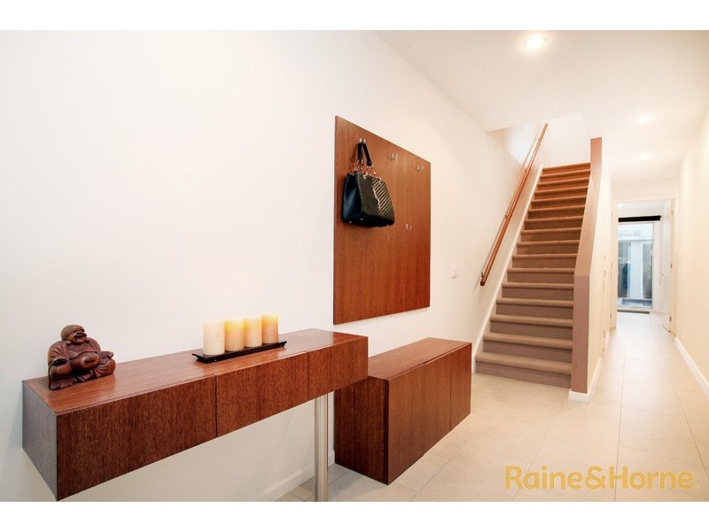 8 The Esplanade, Caroline Springs VIC 3023