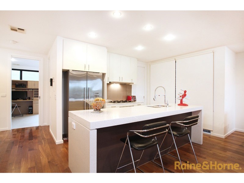 8 The Esplanade, Caroline Springs VIC 3023