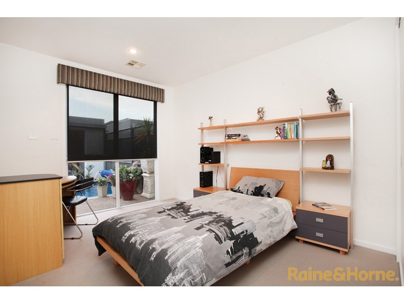 8 The Esplanade, Caroline Springs VIC 3023