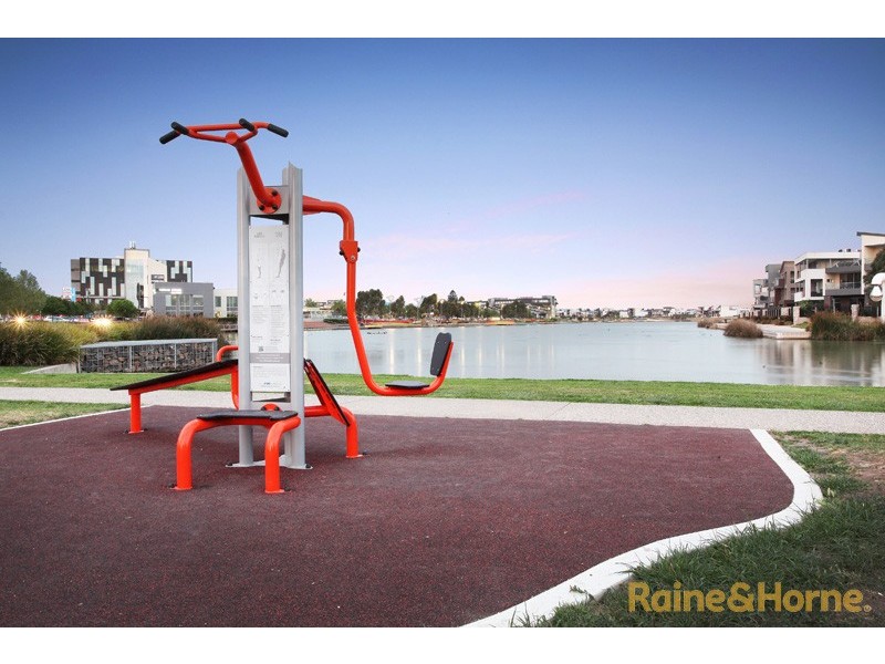 8 The Esplanade, Caroline Springs VIC 3023