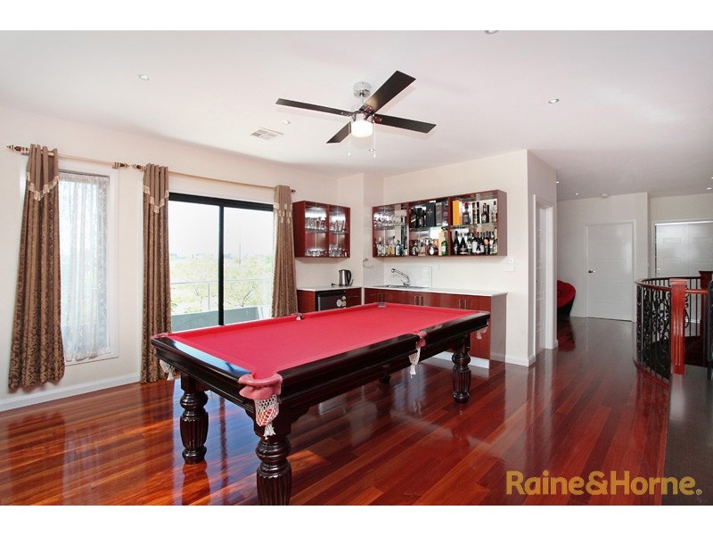 1 Creekview Place, Caroline Springs VIC 3023