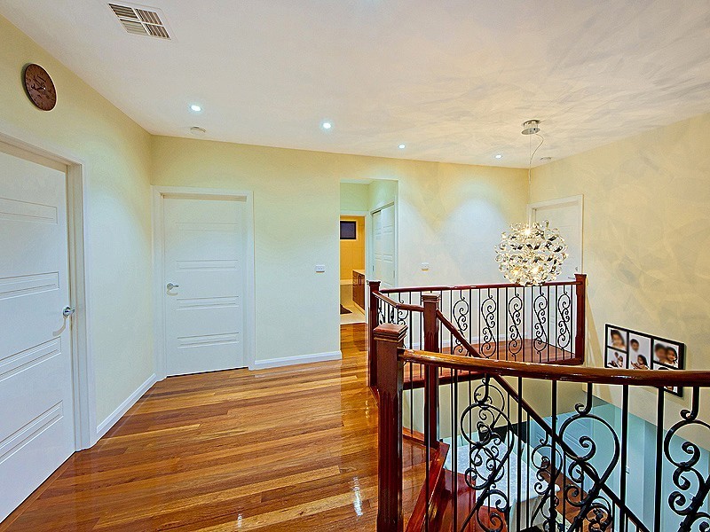 1 Creekview Place, Caroline Springs VIC 3023