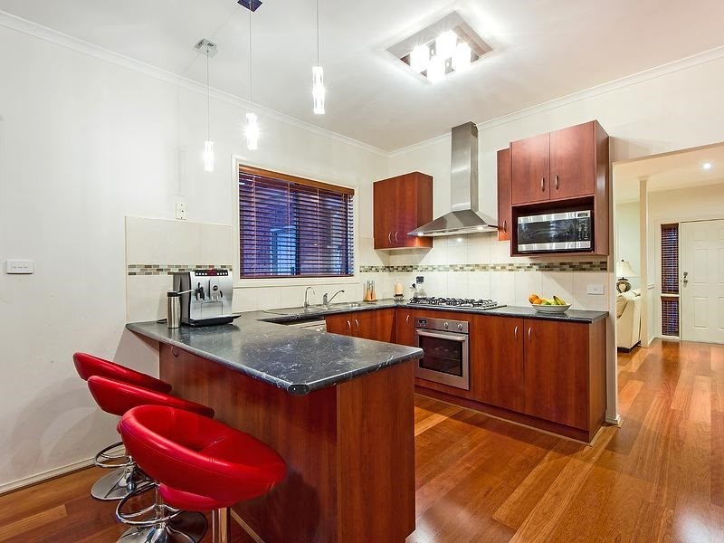 9 Barringo Way, Caroline Springs VIC 3023