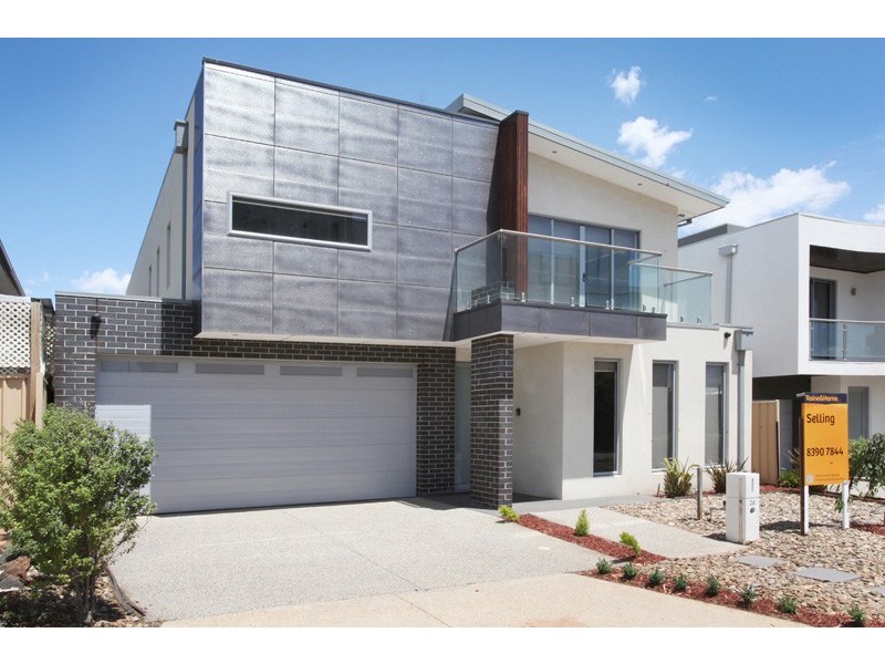 26 Monckton Place, Caroline Springs VIC 3023