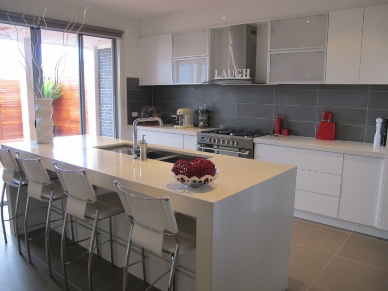 26 Monckton Place, Caroline Springs VIC 3023