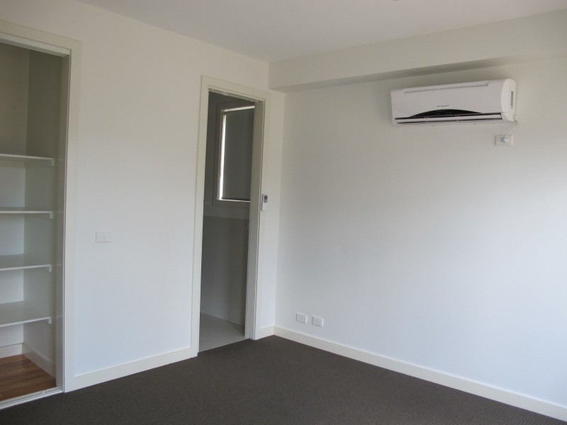 26 Monckton Place, Caroline Springs VIC 3023