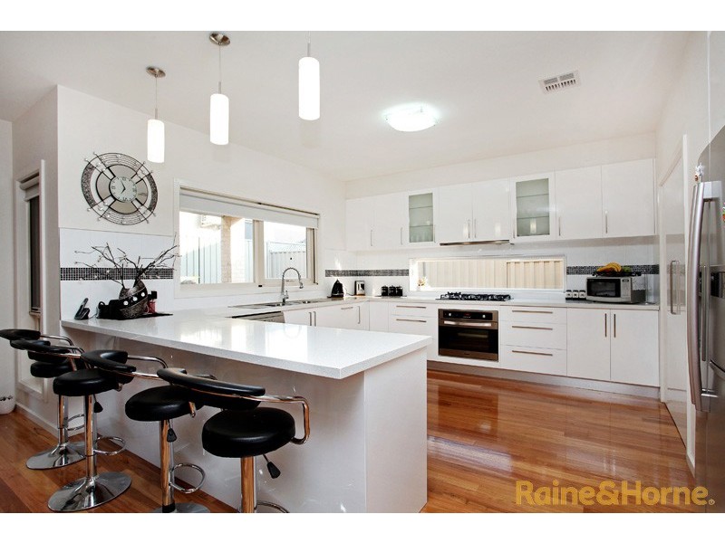 1 Arroyo Place, Caroline Springs VIC 3023