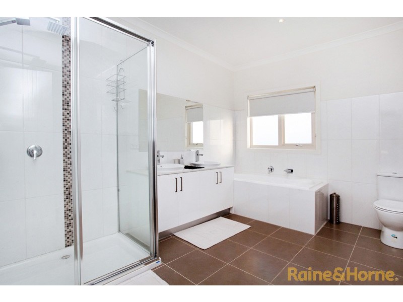 1 Arroyo Place, Caroline Springs VIC 3023