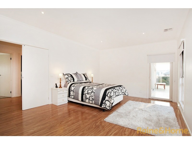 1 Arroyo Place, Caroline Springs VIC 3023