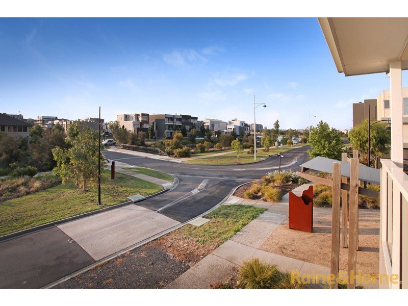 1 Arroyo Place, Caroline Springs VIC 3023