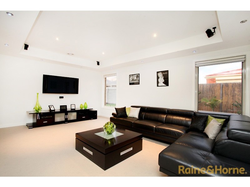 36 George Street, Taylors Hill VIC 3037