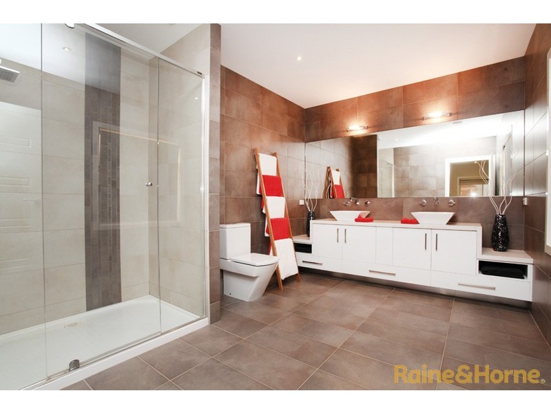 36 George Street, Taylors Hill VIC 3037