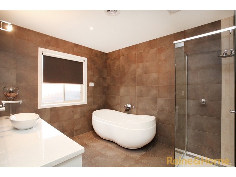 36 George Street, Taylors Hill VIC 3037