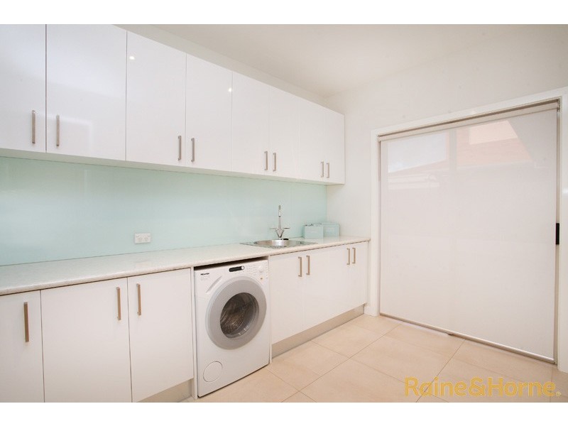 36 George Street, Taylors Hill VIC 3037