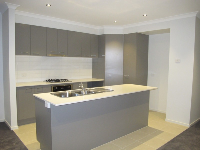 9/8 The Crossing, Caroline Springs VIC 3023