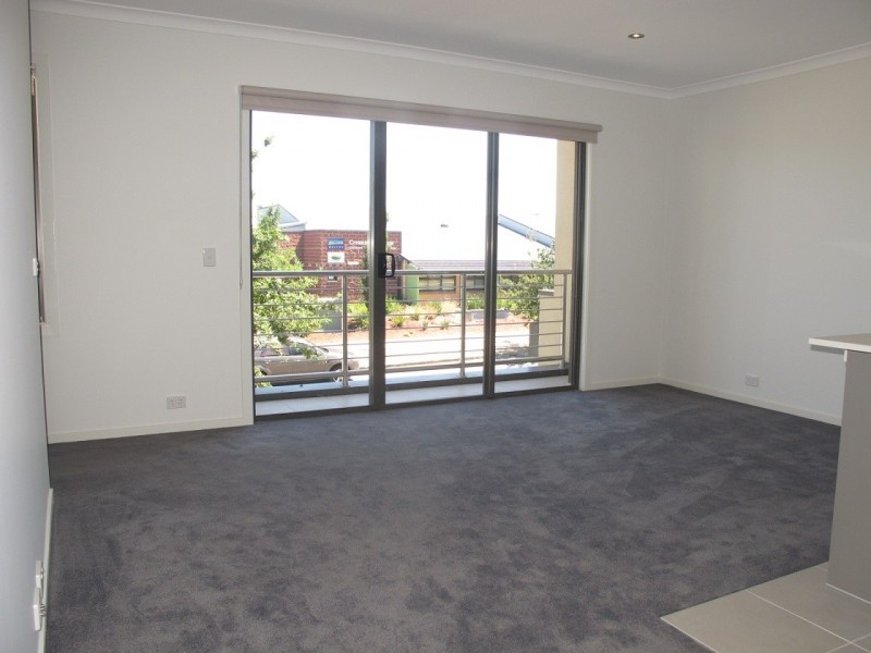 9/8 The Crossing, Caroline Springs VIC 3023