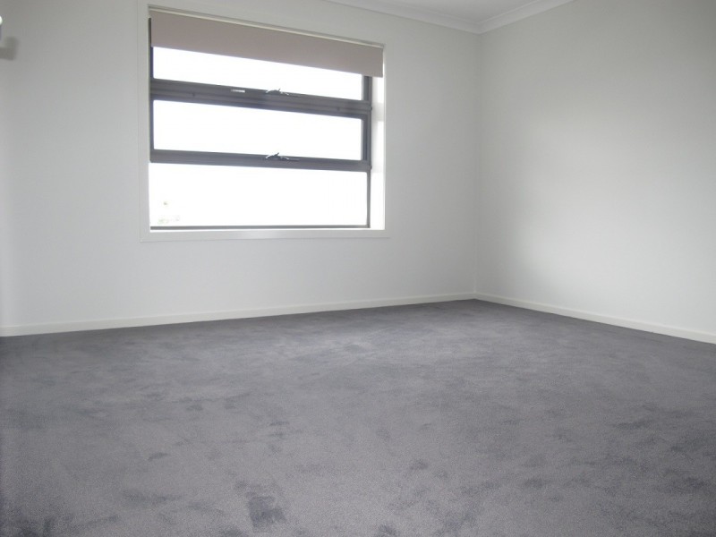 9/8 The Crossing, Caroline Springs VIC 3023