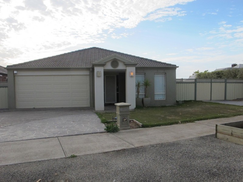 16 Counihan Avenue, Caroline Springs VIC 3023