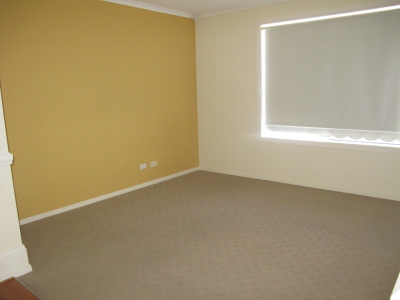 16 Counihan Avenue, Caroline Springs VIC 3023