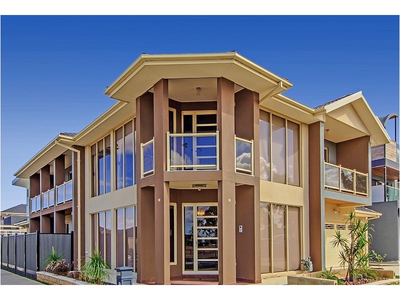 16 Brunton Avenue, Caroline Springs VIC 3023