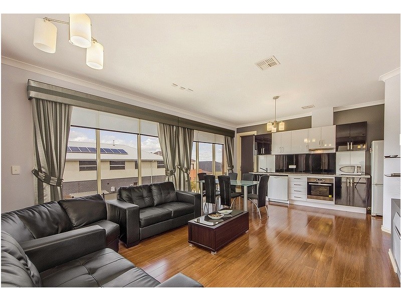 16 Brunton Avenue, Caroline Springs VIC 3023