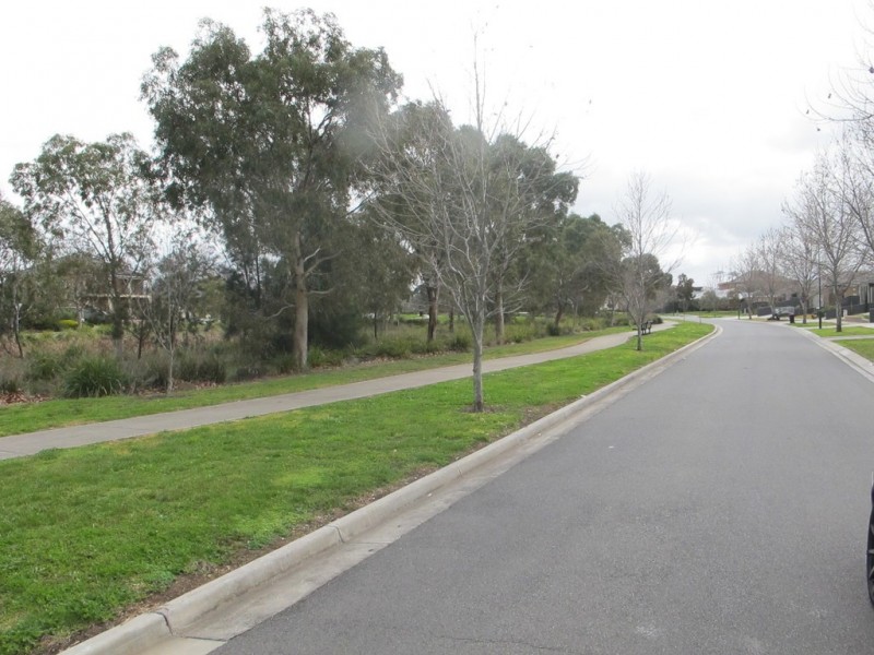 2 Highbury Drive, Hillside VIC 3037